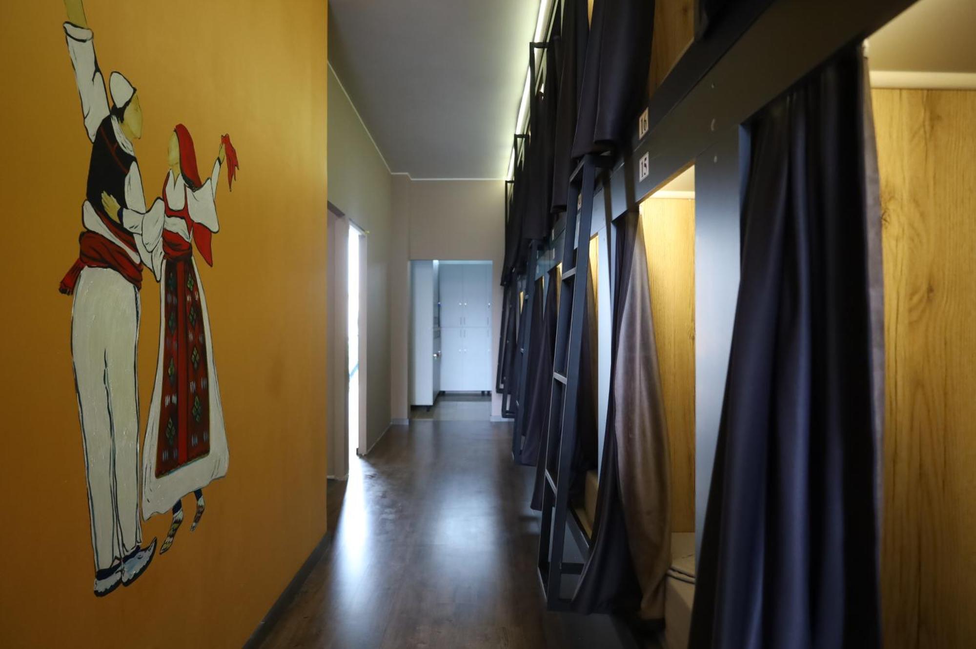 Hostel 90Pods & C O Working Shkodër Rum bild